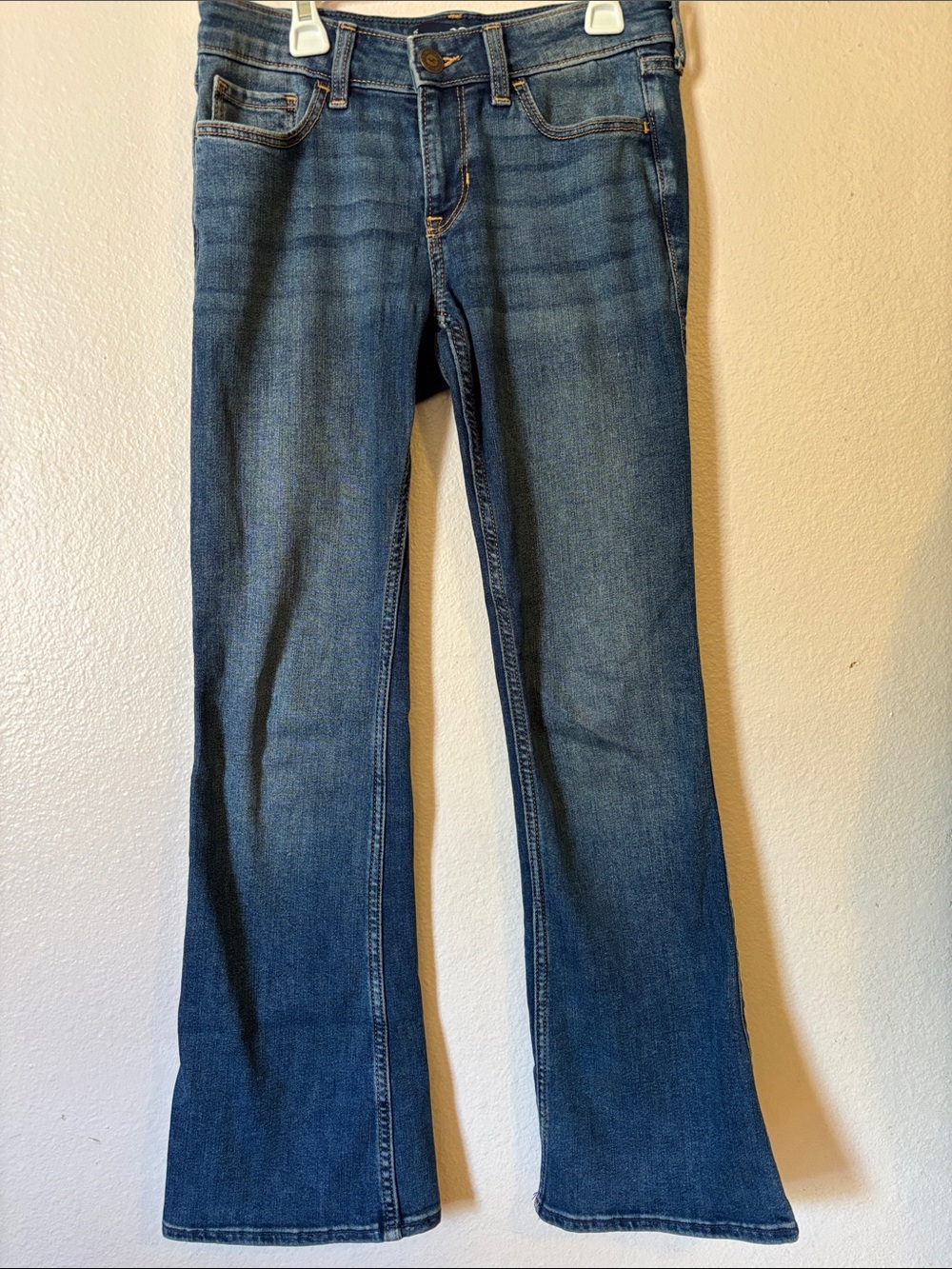 Hollister Women's Low Rise Boot Cut Blue Jeans, Size 2S